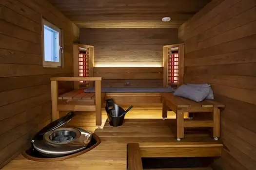 Phòng xông hơi hồng ngoại kết hợp không gian sauna hiện đại, phù hợp cho spa, khách sạn, resort và home wellness cao cấp.